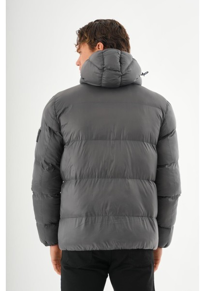 Erkek Kapüşonlu Fermuarlı Cepli Kışlık Şişme Kısa Mont