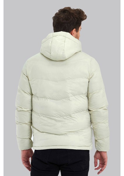 1005 Elyaf Dolgulu Kapüşonlu Erkek Mont – Kırık Beyaz fiyatları