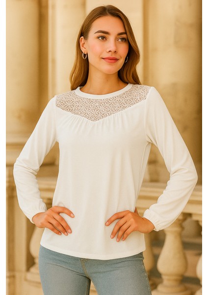Önü Dantel Detaylı Yumuşak Esnek Kumaş Bluz