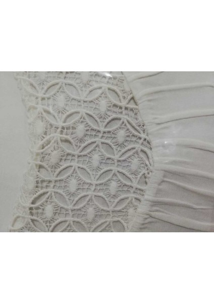 Önü Dantel Detaylı Yumuşak Esnek Kumaş Bluz fırsatları