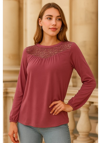 Önü Dantel Detaylı Yumuşak Esnek Kumaş Bluz