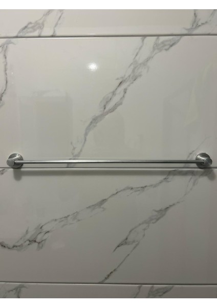 Şık ve Pratik Alüminyum Havluluk ( 42 cm Yapışkanlı )