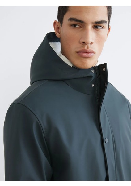 Xsıde Yeşil Kapüşonlu Içi Kürklü Erkek Mont modelleri