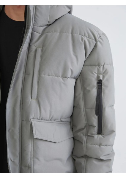 Xsıde Haki Standart Kalıp Kapüşonlu Erkek Mont modelleri