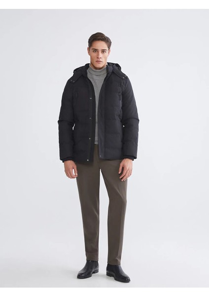 Lcwaıkıkı Classic Siyah Standart Kalıp Kapüşonlu Erkek Mont fiyatları