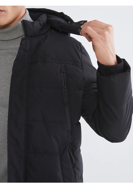 Lcwaıkıkı Classic Siyah Standart Kalıp Kapüşonlu Erkek Mont fırsatları