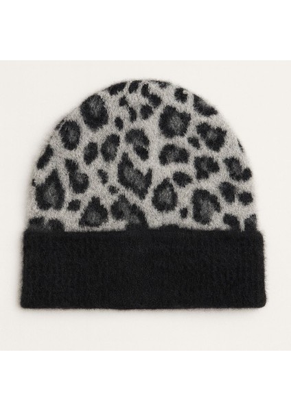 Kadın Yumuşacık Leopar Desenli Akrilik Kumaş Saçaklı Tüylü Bere – Sıcak Tutucu Kışlık Şapka