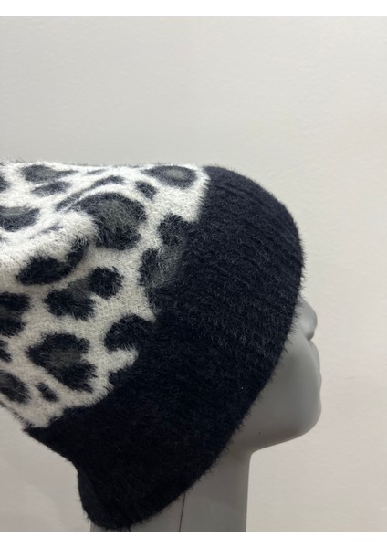 Kadın Yumuşacık Leopar Desenli Akrilik Kumaş Saçaklı Tüylü Bere – Sıcak Tutucu Kışlık Şapka modelleri
