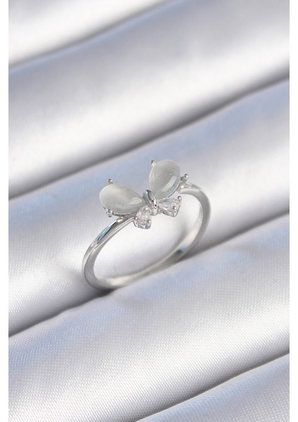 Pirinç Gümüş Renk Zirkon Taşlı Beyaz Mineli Kelebek Model Kadın Yüzük - TJ-BYK3465 fiyatları