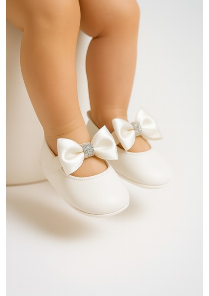 Beyaz Taş Detaylı Fiyonklu Bebek Babet Ayakkabı 16 Numara