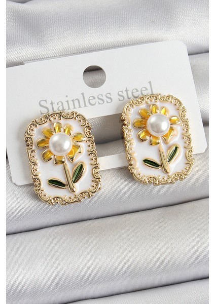 Pirinç Beyaz Mineli Papatya Figürlü Sanatsal Portre Model Gold Renk Kadın Küpe - TJ-BKP10686