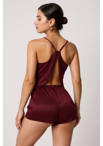 Kadın Bordo Asimetrik Sırt Dekolte Detaylı Şık Şortlu Gecelik Takım – Modern, Konforlu ve Günlük Kombinlere Uygun indirimleri