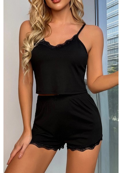 Kadın Siyah Alt ve Üst Dantel Detaylı Şortlu Gecelik Takımı – Modern, Konforlu ve Günlük Kombinlere Uygun fırsatları