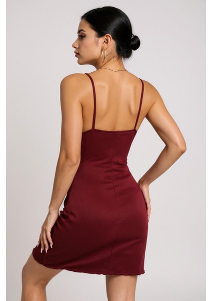 Kadın Bordo Bacak Yırtmaçlı Siyah Dantelli ve Fiyonklu Şık Gecelik – Modern ve Şık Tasarım fırsatları