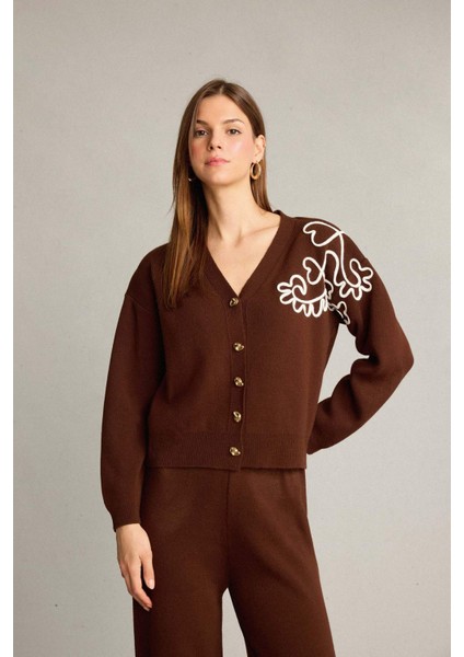 Oversize Geniş Kalıp Nakışlı Düğmeli Hırka G6305AX25WN modelleri