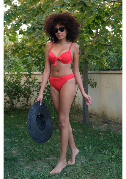 Kadın Destekli Fiyonklu Alt Üst Kırmızı Bikini Takım