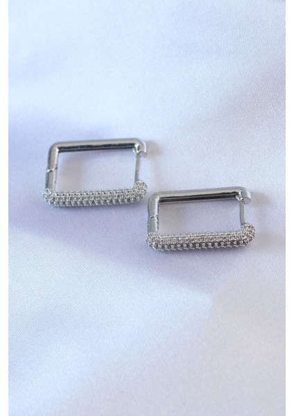 Gümüş Renk Kare Model Zirkon Taşlı Pirinç Kadın Küpe