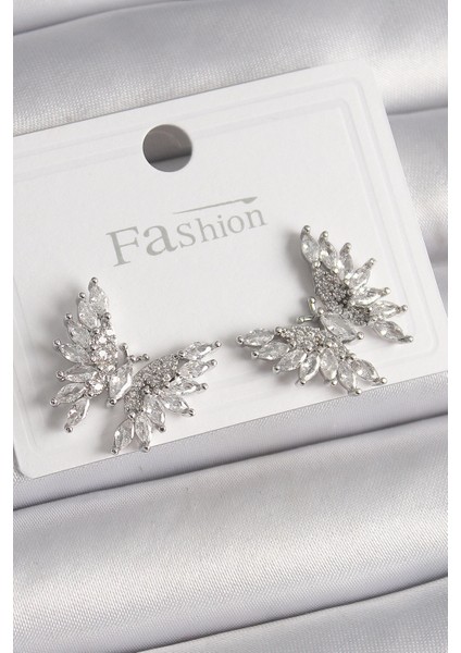 Pirinç Gümüş Renk Zirkon Taşlı Kelebek Model Kadın Küpe