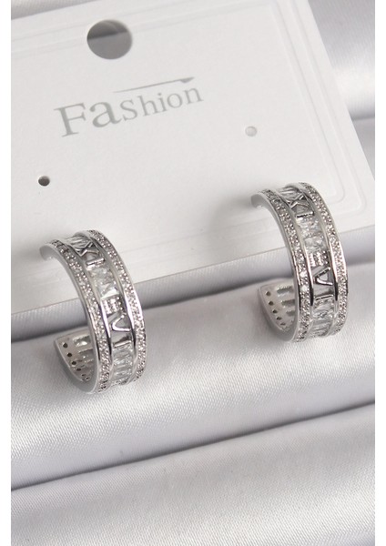 Pirinç Gümüş Renk Zirkon Taşlı Işleme Detay Halka Model Kadın Küpe