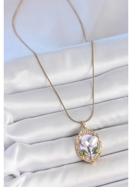 316L Çelik Gold Renk Mor Incili Çiçek Işlemeli Portre Model Kadın Kolye fiyatları