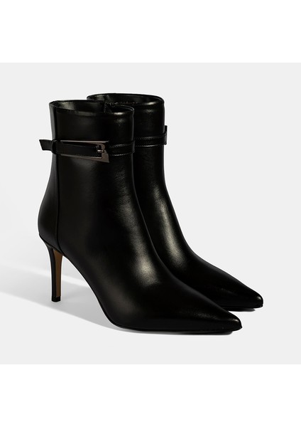 Kadın Siyah Metal Tokalı Ince Topuklu Deri Bot