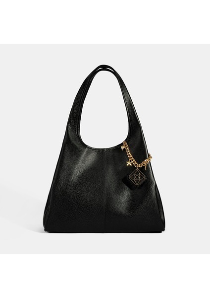 Kadın Siyah Charm Aksesuarlı Deri Omuz Çantası