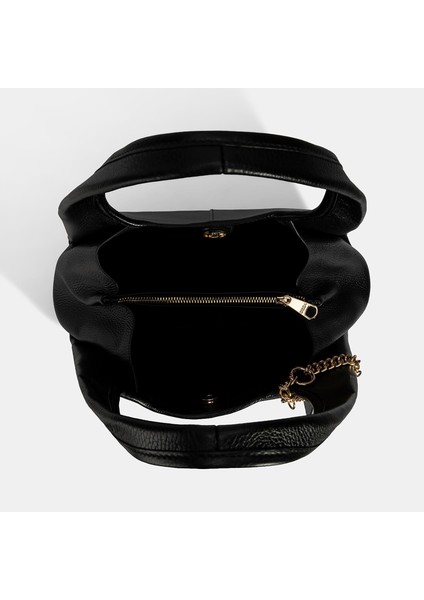 Kadın Siyah Charm Aksesuarlı Deri Omuz Çantası indirimleri