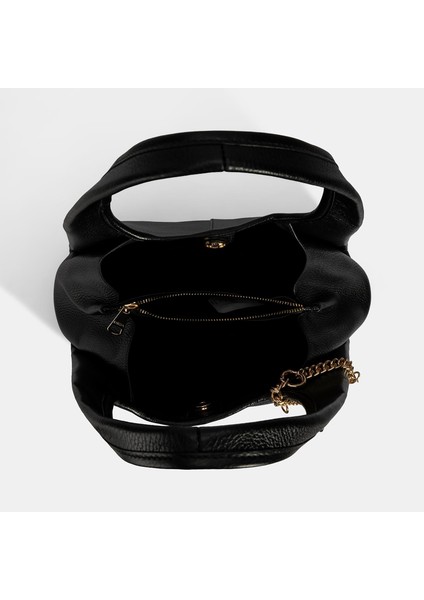 Kadın Siyah Charm Aksesuarlı Deri Omuz Çantası
