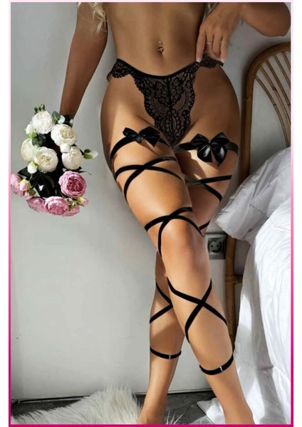 Dantel Detaylı Siyah Tanga & Bacak Şeritli Fiyonk Aksesuar Seti – Özel Tasarım