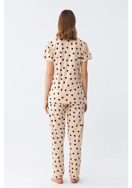 Giyim Kadın Krem Rengi Kalp Desenli Önden Düğmeli Pijama Takımı indirimleri