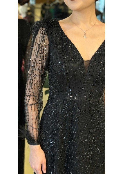 Siyah V Yaka Uzun Kollu Tuy Detaylı Düz Kesim Pullu Boncuklu Uzun Abiye Elbise 11114-01 fırsatları