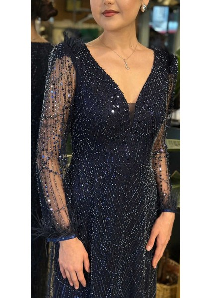 Lacivert V Yaka Uzun Kollu Tuy Detaylı Düz Kesim Pullu Boncuklu Uzun Abiye Elbise 11114-02 fırsatları