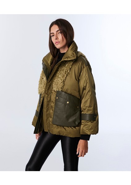 SUNİ DERİ VE SHEARLING MIX PUFFER MONT TW6250012062022 fırsatları