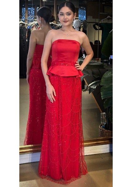 Kırmızı Straplez Yaka Kemerli Sırt Dekolteli Düz Kesim Pullu Boncuklu Uzun Abiye Elbise 11141-02