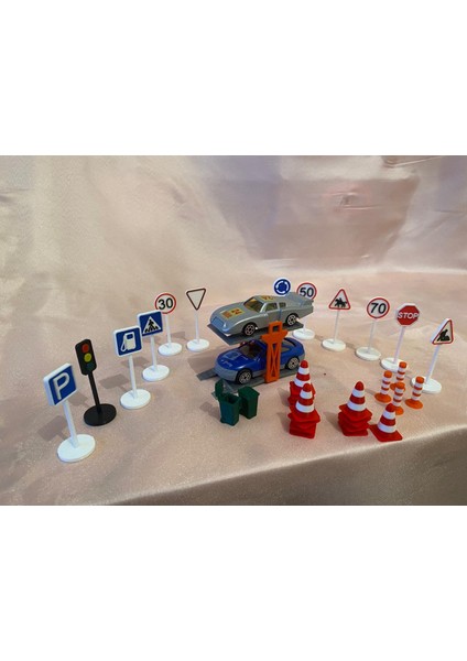 Mini Trafik Eğitim ve Araç Seti Liftli Dubalı Oyun Seti Trafik Levhalı Sürpriz Araba Hediyeli modelleri