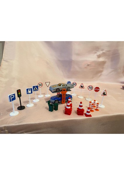 Mini Trafik Eğitim ve Araç Seti Liftli Dubalı Oyun Seti Trafik Levhalı Sürpriz Araba Hediyeli fırsatları