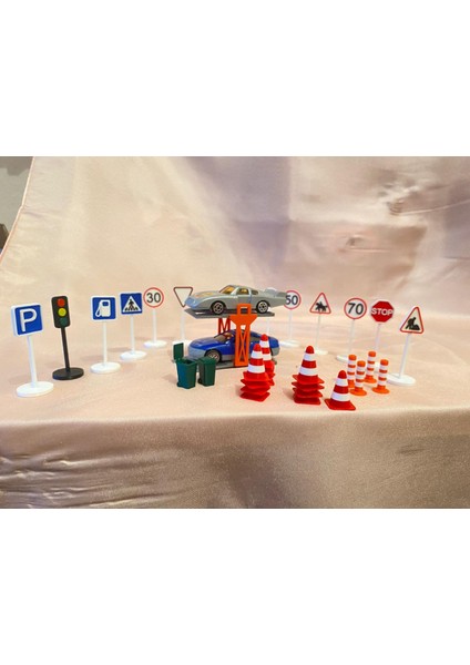 Mini Trafik Eğitim ve Araç Seti Liftli Dubalı Oyun Seti Trafik Levhalı Sürpriz Araba Hediyeli