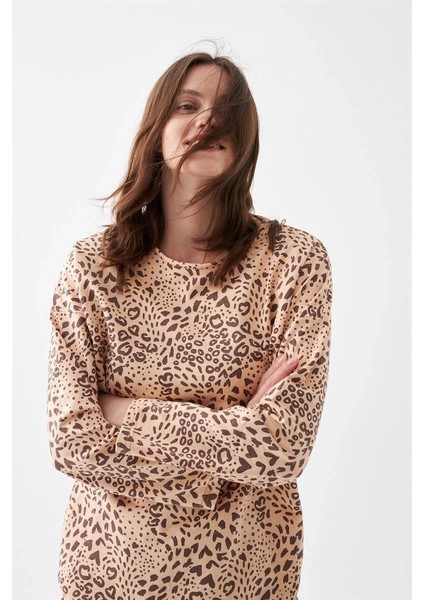 Kadın Oversize Bej Leopar Desenli Pamuklu Kalın Pijama Takımı fırsatları