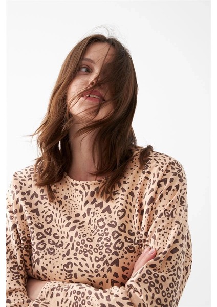 Kadın Oversize Bej Leopar Desenli Pamuklu Kalın Pijama Takımı indirimleri