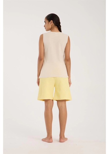 Kadın Beyaz Kurdele Detaylı Sarı Çizgili Şortlu Pijama Takımı modelleri