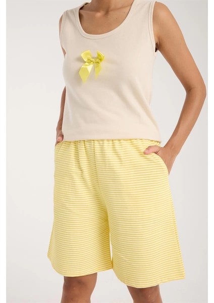 Kadın Beyaz Kurdele Detaylı Sarı Çizgili Şortlu Pijama Takımı fırsatları