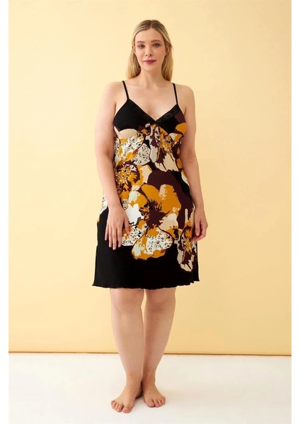 Kadın Büyük Beden Siyah Çiçek Desenli Askılı Gecelik