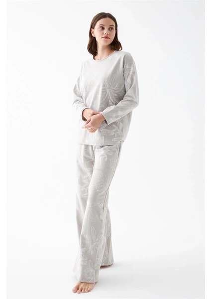 Kadın Oversize Gri Çiçek Desenli Pamuklu Kalın Pijama Takımı indirimleri