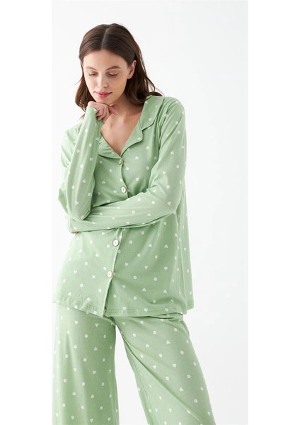 Kadın Yeşil Kalp Desenli Düğmeli Pamuklu Pijama Takımı modelleri