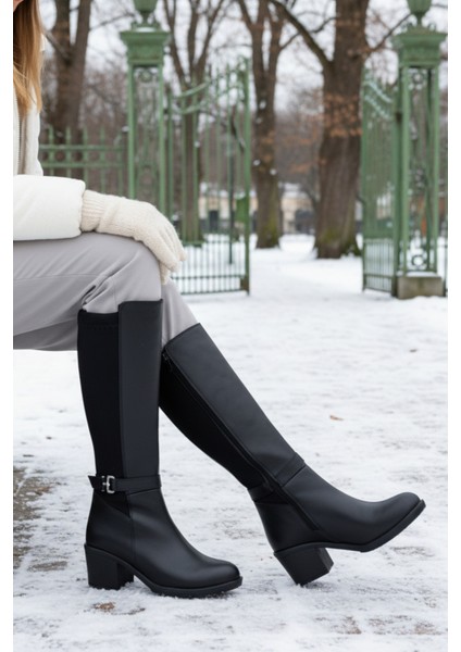 Siyah Deri Görünümlü Arkası Streç Esnek Kalın Yüksek Topuklu Toka Detaylı Fermuarlı Uzun Çizme fiyatları