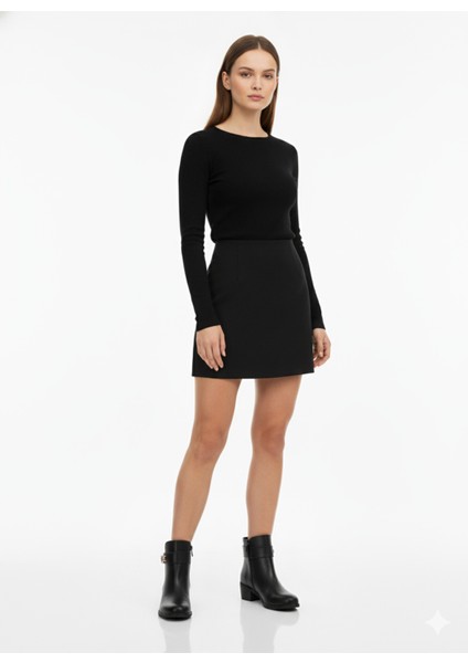 Siyah Yandan Toka Detaylı Fermuarlı Deri Görünümlü Mevsimlik Klasik Kadın Kısa Bot Bootie modelleri