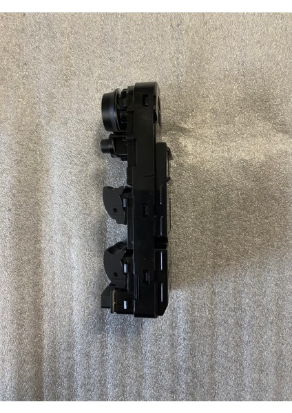 Bmw E60 E61 Sol Ön Cam Düğmesi 61319122113 fiyatları