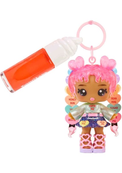 Sweethearts Sevgililer Günü Mini Bebek ve Dudak Parlatıcısı Seti - Lily Hearts fırsatları