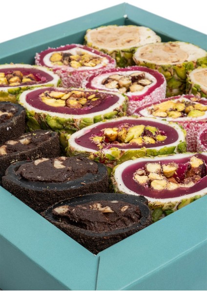 Fıstık Kaplı Narlı, Oreo Kaplı Brownili, Fıstık Kaplı Güllü, Antep Fıstıklı Sarma Lokum Seti indirimleri