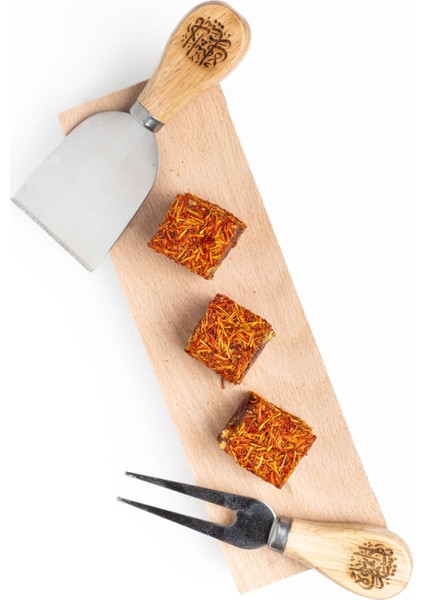 Antep Fıstıklı Spesiyal Lokum Çeşitleri Özel Bıçak ve Sunum Tahtalı Lüks Ahşap Kutulu Özel Seri indirimleri